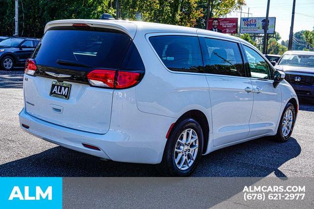 2022 chrysler voyager lx