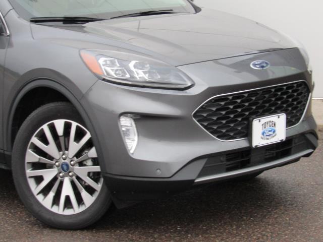 2022 ford escape titanium