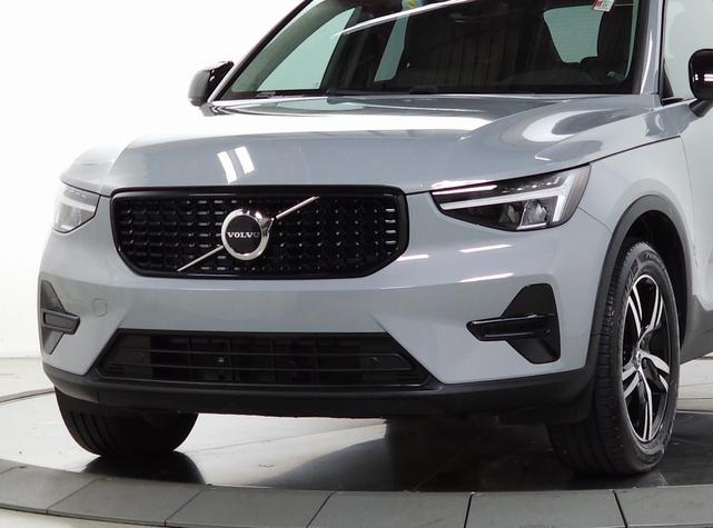 2024 volvo xc40 b5 core