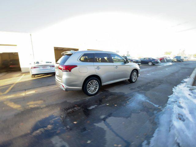2022 mitsubishi outlander phev le