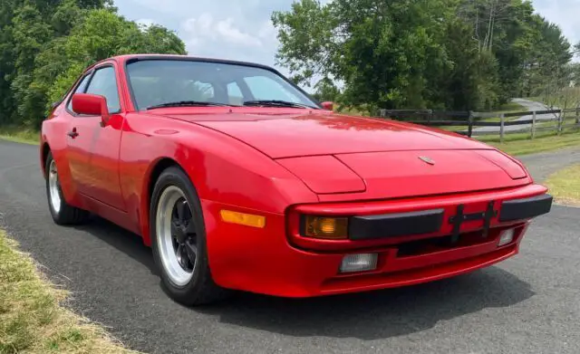 1984 porsche 944 5 spd all maintenance up to date new paint, leather uupholstery