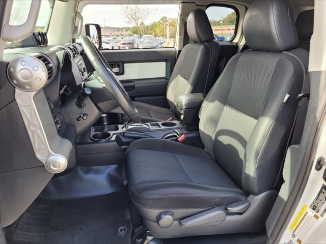 2013 toyota fj cruiser base