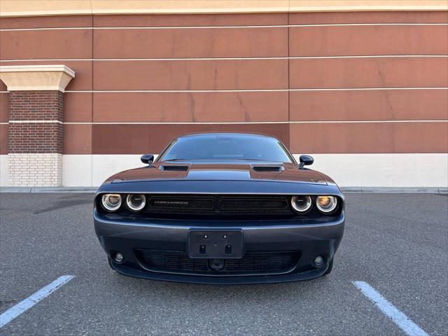 2016 dodge challenger sxt