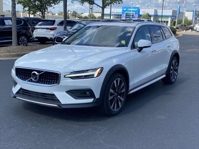 2021 volvo v60 cross country t5