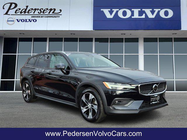 2023 volvo v60 cross country b5 plus