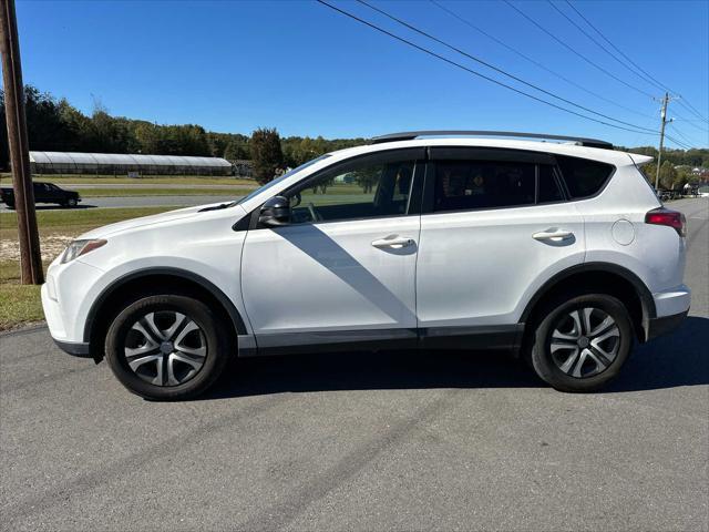 2018 toyota rav4 le