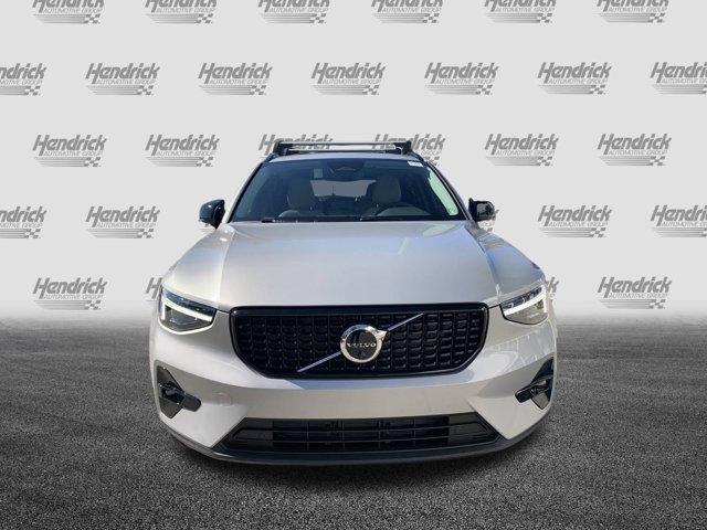2024 volvo xc40 b5 plus dark theme