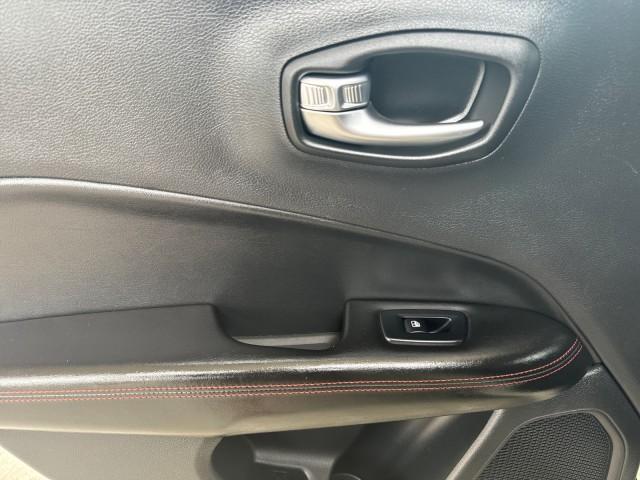 2021 jeep compass trailhawk