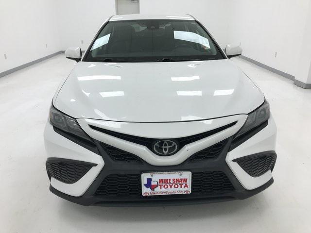 2021 toyota camry se