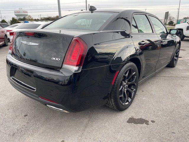 2019 chrysler 300 touring