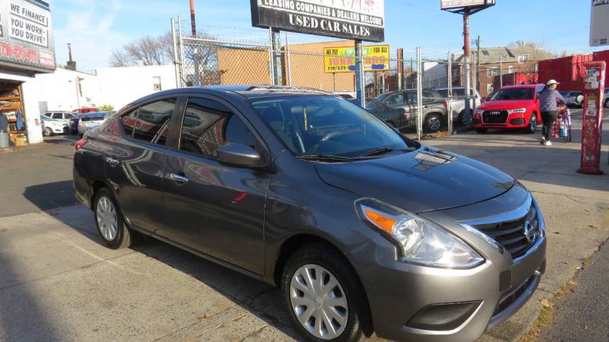 2018 nissan versa sv