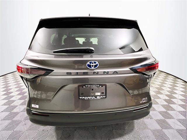 2024 toyota sienna xle 8 passenger