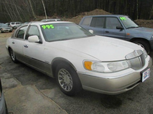 2002 lincoln towncar signature in new hampshire