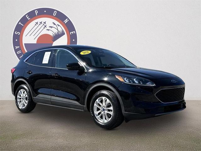 2021 ford escape se