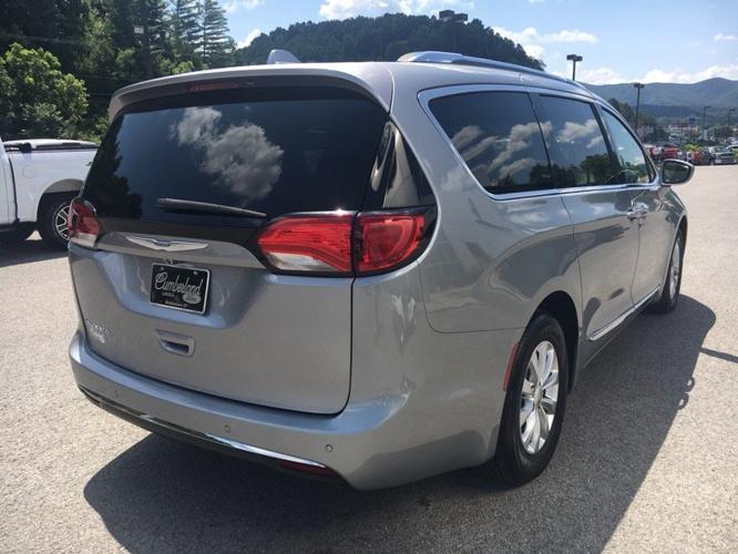 used 2018 chrysler pacifica touring-l middlesboro, ky 40965 for sale in middlesboro, kentucky