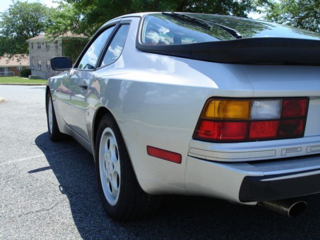 porsche 944 celebration edition 1 of 250 made. low miles good condition