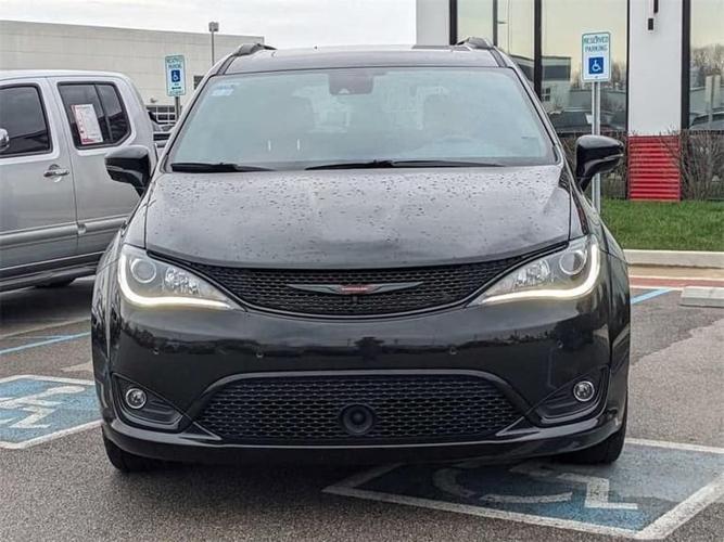 2020 chrysler pacifica in fishers, indiana