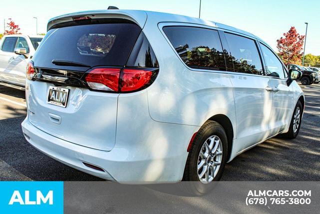 2022 chrysler voyager lx