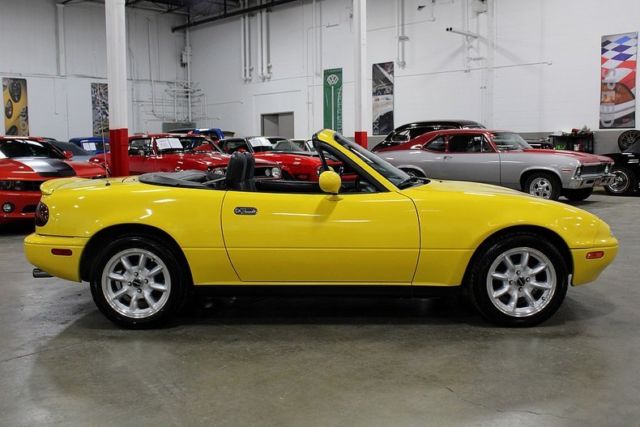 1992 mazda miata 66901 miles yellow coupe 1.6l 4 cylinder manual