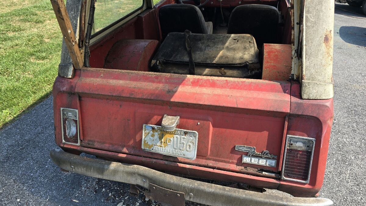1968 jeep jeepster commando red