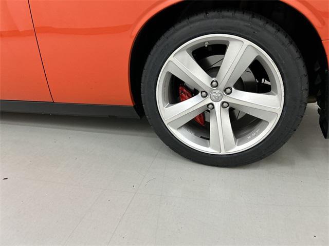 2008 dodge challenger srt8
