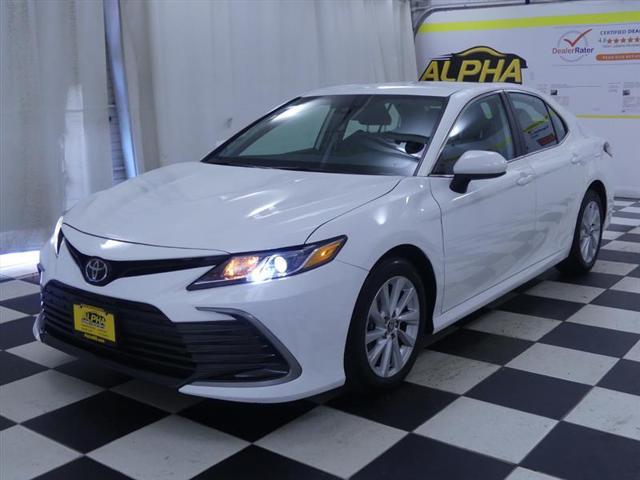 2021 toyota camry le