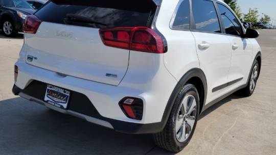2022 kia niro lx