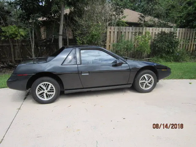 1984 (first year) pontiac fiero 2m4