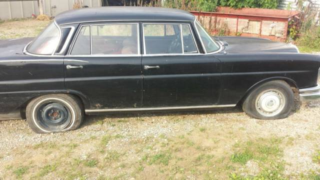 1961 mercedes 220s