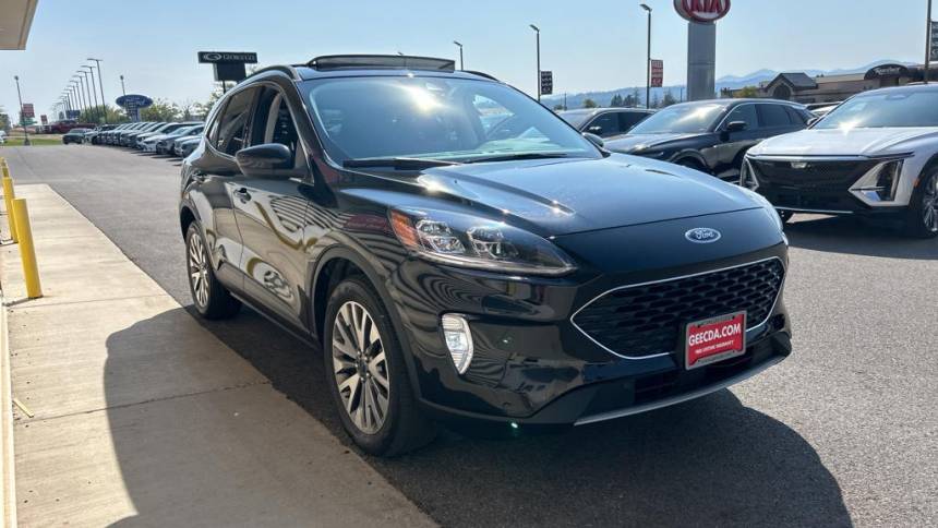 2022 ford escape titanium