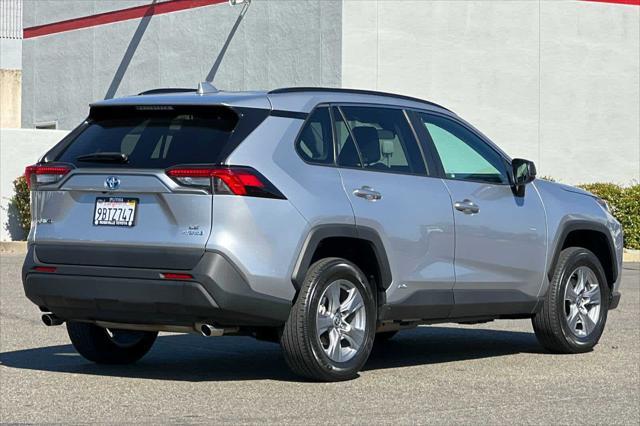 2022 toyota rav4 hybrid le