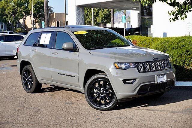 2022 jeep grand cherokee laredo