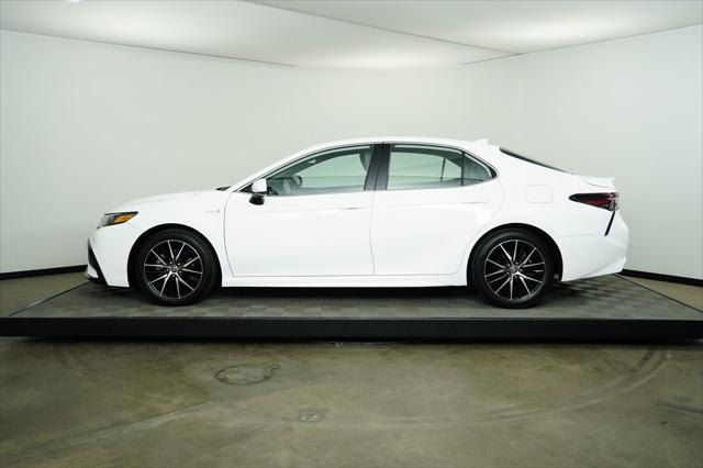 2021 toyota camry se
