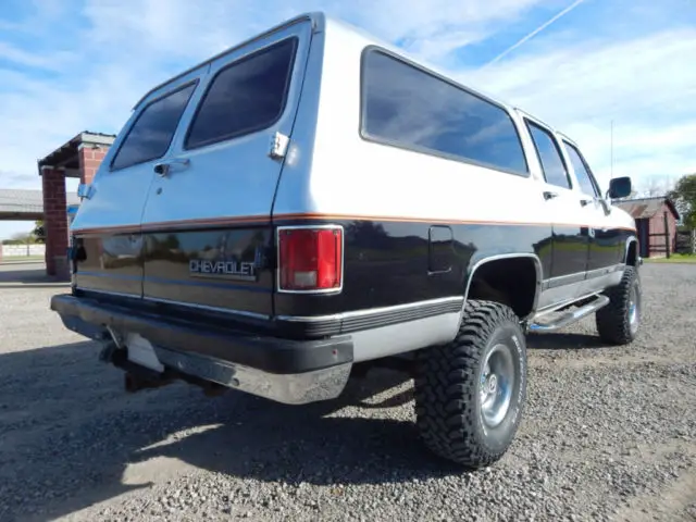 1990 chevrolet suburban, silverado, fuel injected 350 v-8, lifted, rust free!