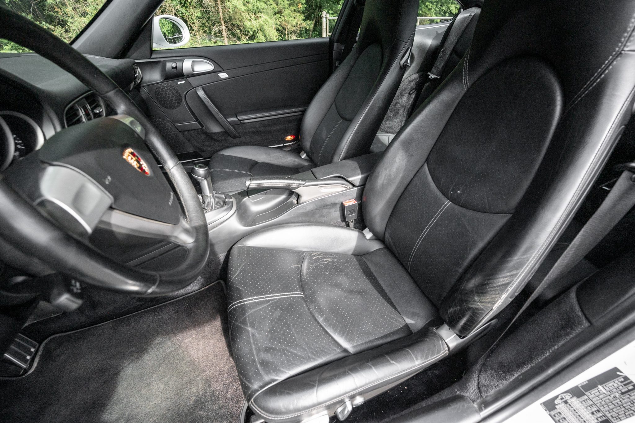 2005 porsche 911 carrera coupe 6-speed