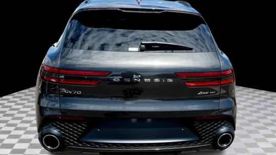 2025 Genesis GV70