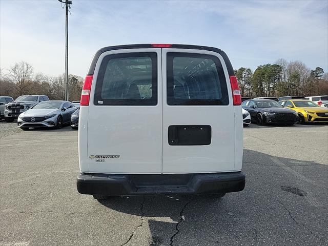 2021 chevrolet express 2500 rwd 2500 regular wheelbase wt
