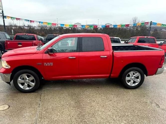 2017 ram 1500 crew cab slt pickup 4d 5 1/2 ft in alexandria, kentucky