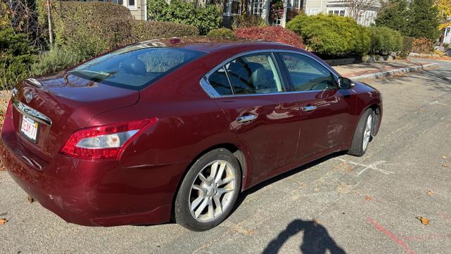 2011 nissan maxima sv