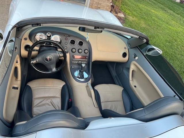 2006 pontiac solstice base