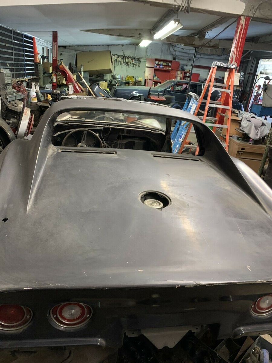 1968 chevrolet corvette stingray coupe white rwd manual base