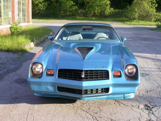 1979 chevrolet z28.. matching numbers 350 4 speed.. low miles!!