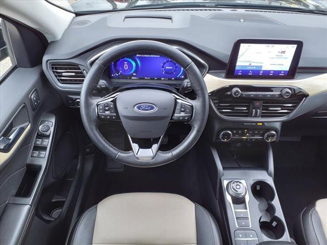 2022 ford escape titanium