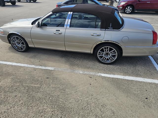 2007 lincoln town car signature limited