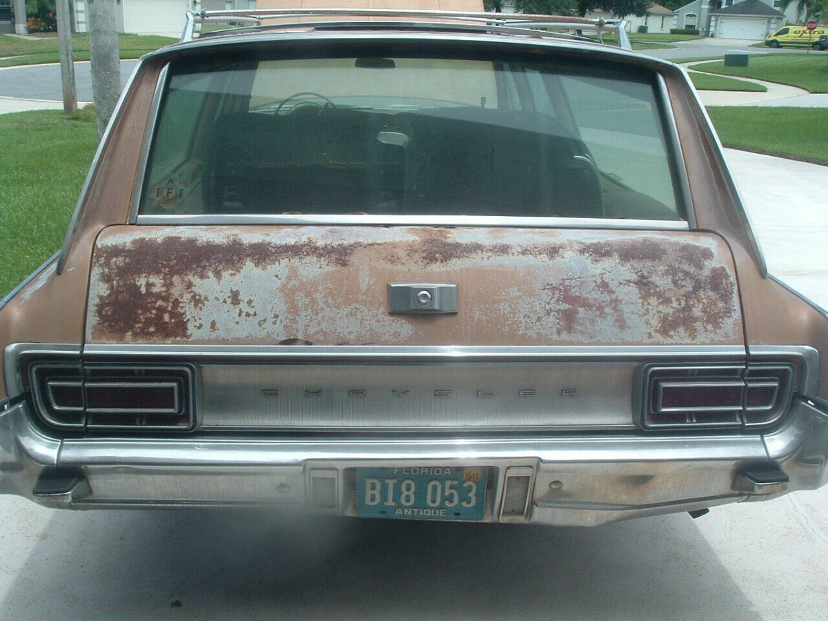 1966 chrysler town & country