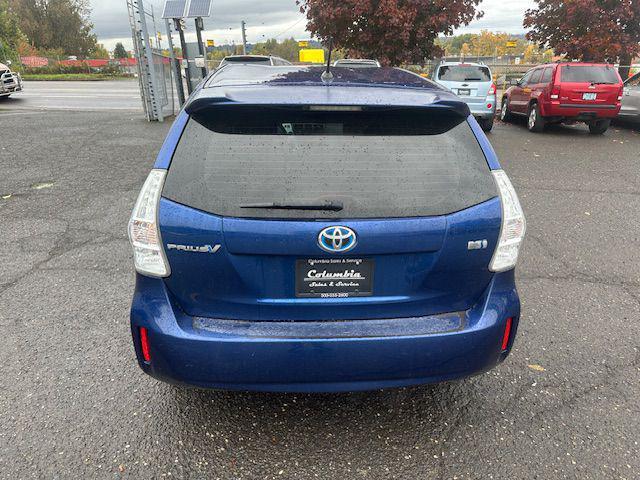 2014 toyota prius v two