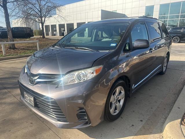 2020 toyota sienna le