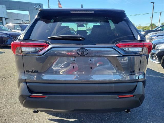 2021 toyota rav4 le