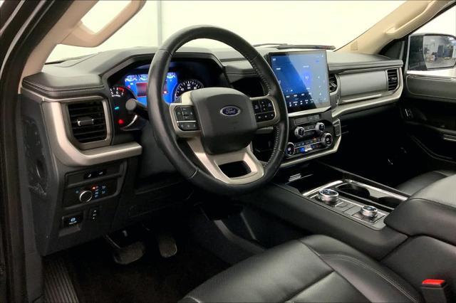 2022 ford expedition xlt