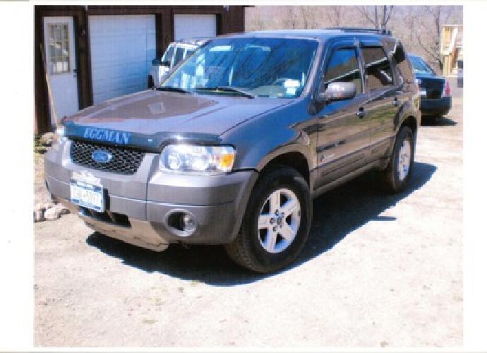 ford escapre hybrid 4x4 in preston hollow, ny